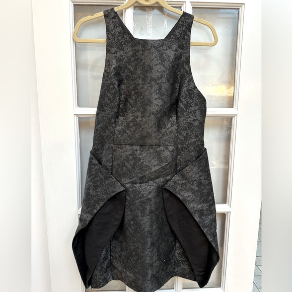Keepsake The Label Women’s Jacquard Peplum Black & Silver Metallic Dress Size L - Picture 1 of 11